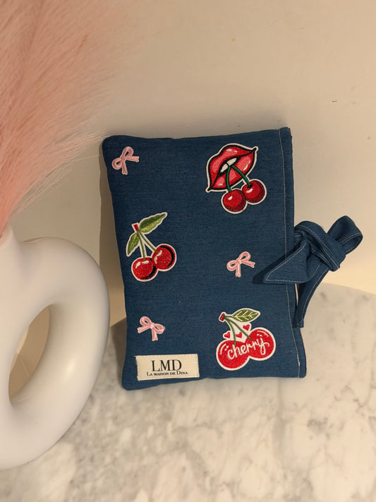 Pochette Denim Cherry – Collection Stickers