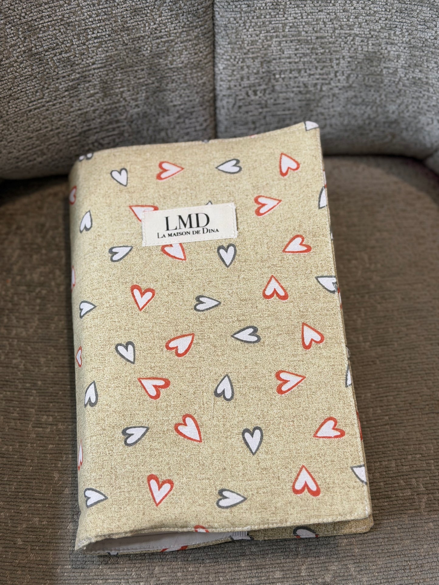 Pochette de Livre en Tissu – LMD | La Maison de Dina