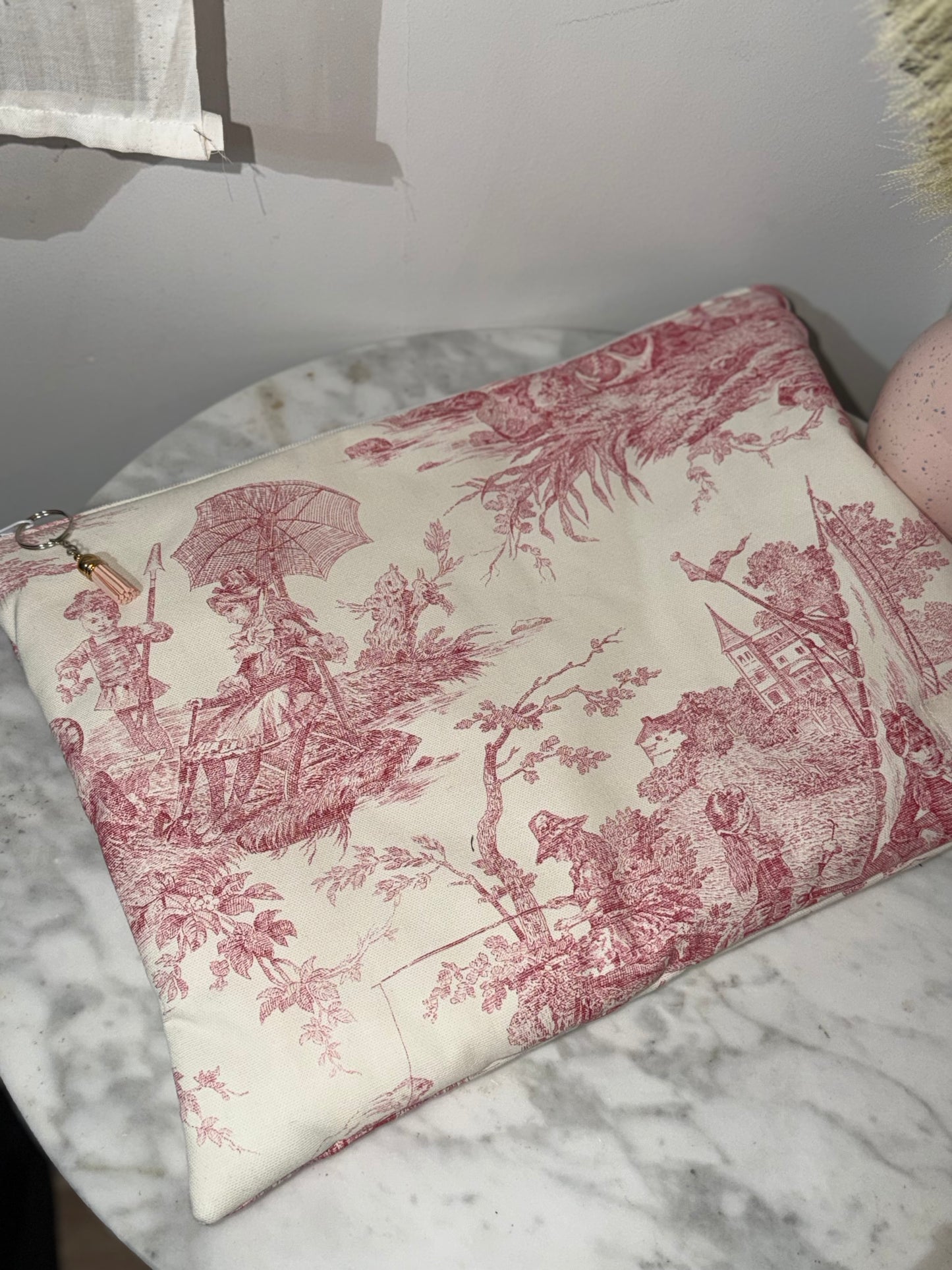 Pochette Versailles - Toile de Jouy Rouge